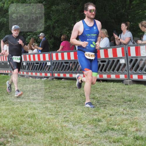 21.06.2025 - 27. Vierlanden-Triathlon KatJ http://msf.ph/oto/8011231 15.06.2025 13:05:56 Ziel 692, 837, 1017 meine-sportfotos.de