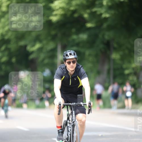 15.06.2025 - 7 Türme Triathlon Yannick Fuchs http://msf.ph/oto/8011238 15.06.2025 13:26:02 Radfahren 294, 887, 939, 955 meine-sportfotos.de