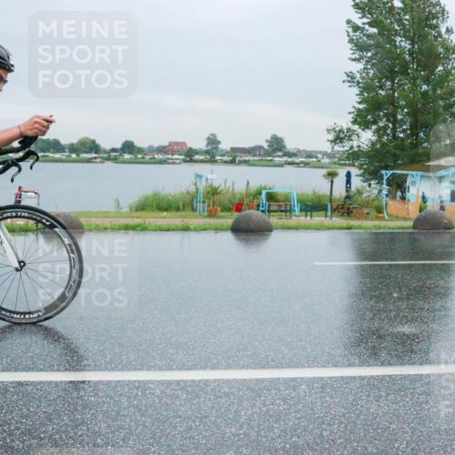 21.06.2025 - 27. Vierlanden-Triathlon H.Heesch http://msf.ph/oto/8011239 15.06.2025 13:57:15 Radfahren 1276 meine-sportfotos.de