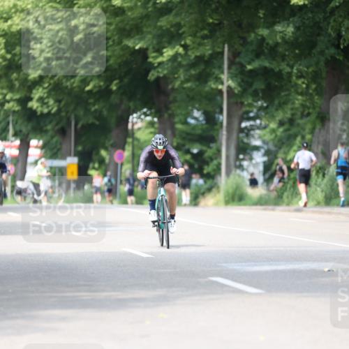 15.06.2025 - 7 Türme Triathlon Yannick Fuchs http://msf.ph/oto/8011246 15.06.2025 13:26:03 Radfahren 294, 887, 939, 955 meine-sportfotos.de