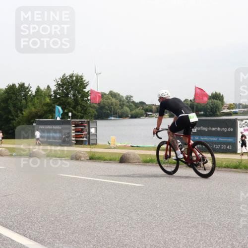 15.06.2025 - 27. Vierlanden-Triathlon H.Heesch http://msf.ph/oto/8011255 15.06.2025 11:02:41 Radfahren 529, 771 meine-sportfotos.de