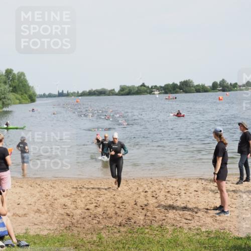 21.06.2025 - 27. Vierlanden-Triathlon MichiJ http://msf.ph/oto/8011265 15.06.2026 10:13:57 Schwimmen 472, 475, 490, 540 meine-sportfotos.de