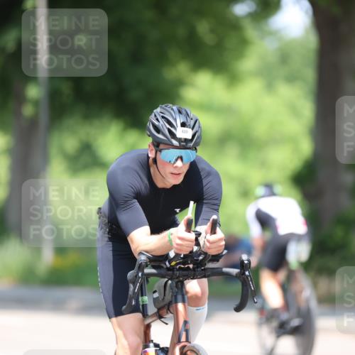 15.06.2025 - 7 Türme Triathlon Yannick Fuchs http://msf.ph/oto/8011274 15.06.2025 12:45:33 Radfahren 363, 439, 551, 657 meine-sportfotos.de