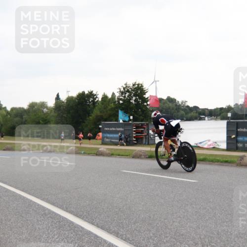 21.06.2025 - 27. Vierlanden-Triathlon H.Heesch http://msf.ph/oto/8011279 15.06.2025 13:02:07 Radfahren 1140, 1163 meine-sportfotos.de