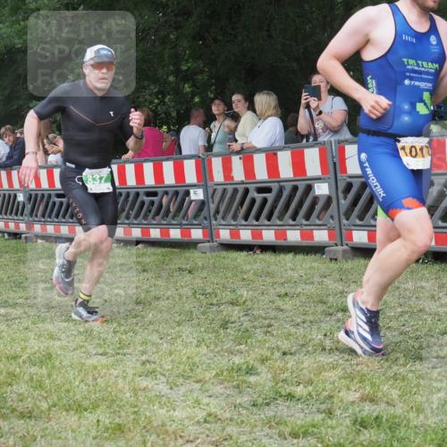 21.06.2025 - 27. Vierlanden-Triathlon KatJ http://msf.ph/oto/8011282 15.06.2025 13:05:56 Ziel 692, 837, 1017 meine-sportfotos.de