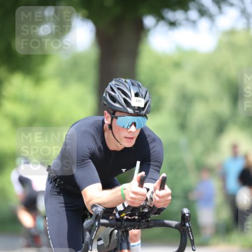 15.06.2025 - 7 Türme Triathlon Yannick Fuchs http://msf.ph/oto/8011287 15.06.2025 12:45:34 Radfahren 363, 439, 551, 657 meine-sportfotos.de