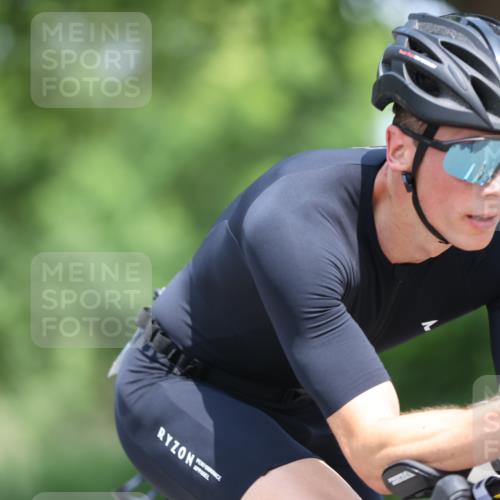15.06.2025 - 7 Türme Triathlon Yannick Fuchs http://msf.ph/oto/8011313 15.06.2025 12:45:34 Radfahren 363, 439, 551, 657 meine-sportfotos.de