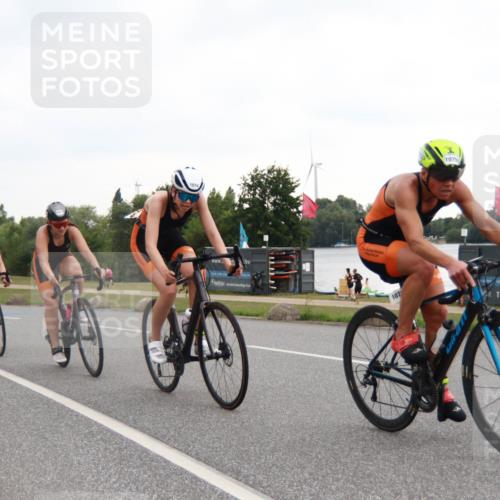 21.06.2025 - 27. Vierlanden-Triathlon H.Heesch http://msf.ph/oto/8011341 15.06.2025 13:02:41 Radfahren 918, 1073, 1074, 1075, 1076 meine-sportfotos.de