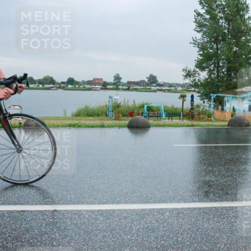 21.06.2025 - 27. Vierlanden-Triathlon H.Heesch http://msf.ph/oto/8011351 15.06.2025 13:57:45 Radfahren 1298, 1304, 1308 meine-sportfotos.de