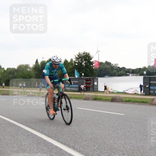 21.06.2025 - 27. Vierlanden-Triathlon H.Heesch http://msf.ph/oto/8011374 15.06.2025 13:03:01 Radfahren 207 meine-sportfotos.de