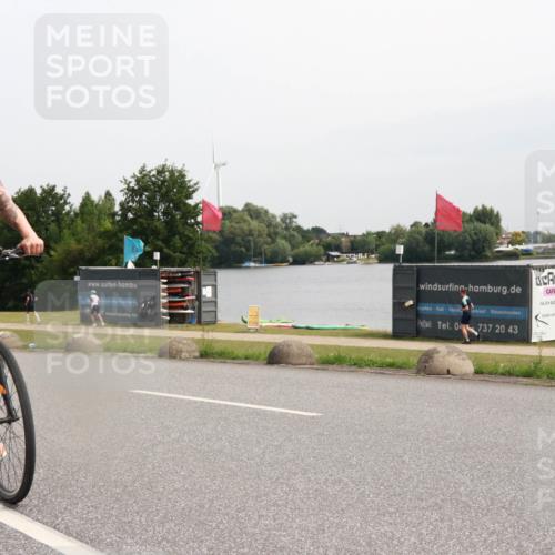15.06.2025 - 27. Vierlanden-Triathlon H.Heesch http://msf.ph/oto/8011397 15.06.2025 11:03:04 Radfahren 49, 626, 712, 736 meine-sportfotos.de