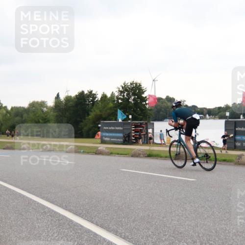21.06.2025 - 27. Vierlanden-Triathlon H.Heesch http://msf.ph/oto/8011419 15.06.2025 13:06:24 Radfahren 1139 meine-sportfotos.de