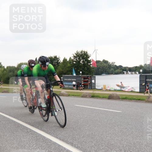 21.06.2025 - 27. Vierlanden-Triathlon H.Heesch http://msf.ph/oto/8011432 15.06.2025 13:07:23 Radfahren 1078, 1079, 1080 meine-sportfotos.de