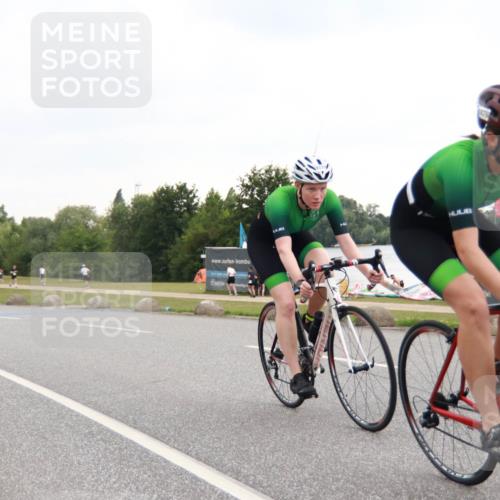 21.06.2025 - 27. Vierlanden-Triathlon H.Heesch http://msf.ph/oto/8011445 15.06.2025 13:07:23 Radfahren 1078, 1079, 1080 meine-sportfotos.de