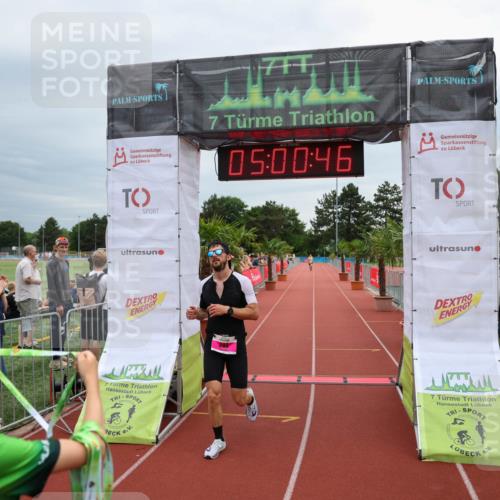 15.06.2025 - 7 Türme Triathlon Michael Strokosch http://msf.ph/oto/8011452 15.06.2025 15:00:46 Ziel 245 meine-sportfotos.de