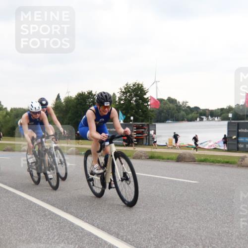 21.06.2025 - 27. Vierlanden-Triathlon H.Heesch http://msf.ph/oto/8011464 15.06.2025 13:07:56 Radfahren 1085, 1086, 1087, 1088 meine-sportfotos.de