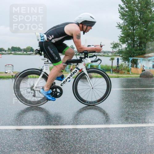 21.06.2025 - 27. Vierlanden-Triathlon H.Heesch http://msf.ph/oto/8011467 15.06.2025 13:59:59 Radfahren 1237 meine-sportfotos.de