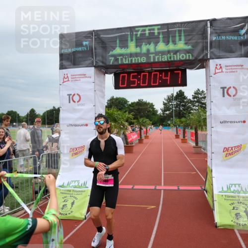 15.06.2025 - 7 Türme Triathlon Michael Strokosch http://msf.ph/oto/8011478 15.06.2025 15:00:47 Ziel 245 meine-sportfotos.de