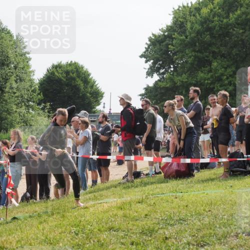 15.06.2025 - 27. Vierlanden-Triathlon KatJ http://msf.ph/oto/8011492 15.06.2025 10:13:41 Schwimmen 545, 585, 622, 623 meine-sportfotos.de
