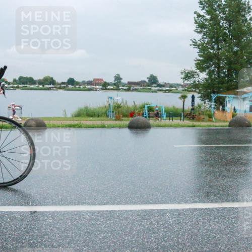 21.06.2025 - 27. Vierlanden-Triathlon H.Heesch http://msf.ph/oto/8011507 15.06.2025 14:00:33 Radfahren 1287 meine-sportfotos.de