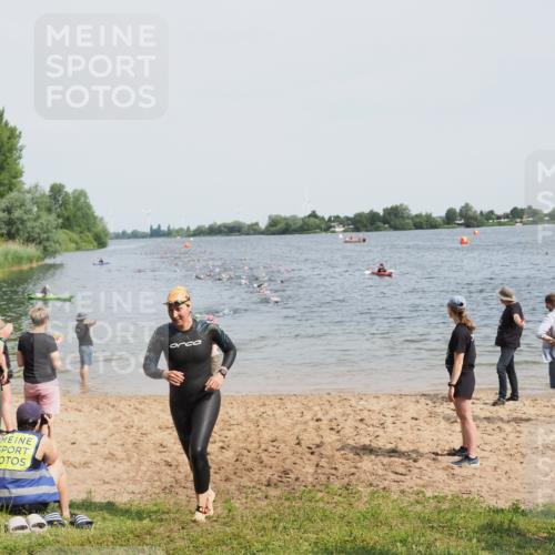 21.06.2025 - 27. Vierlanden-Triathlon MichiJ http://msf.ph/oto/8011525 15.06.2026 10:14:05 Schwimmen 472, 475, 632 meine-sportfotos.de