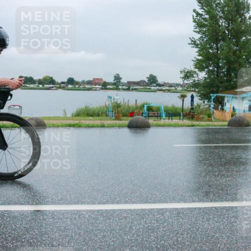 21.06.2025 - 27. Vierlanden-Triathlon H.Heesch http://msf.ph/oto/8011552 15.06.2025 14:01:23 Radfahren 1257 meine-sportfotos.de