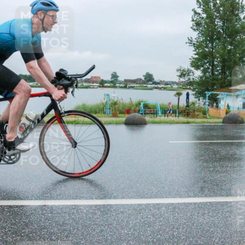 21.06.2025 - 27. Vierlanden-Triathlon H.Heesch http://msf.ph/oto/8011563 15.06.2025 14:01:47 Radfahren 1313 meine-sportfotos.de