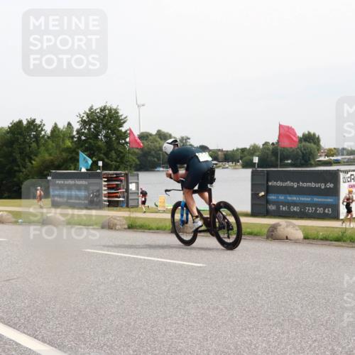15.06.2025 - 27. Vierlanden-Triathlon H.Heesch http://msf.ph/oto/8011567 15.06.2025 11:03:54 Radfahren 35, 51, 536 meine-sportfotos.de