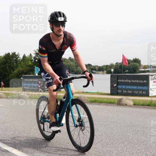 15.06.2025 - 27. Vierlanden-Triathlon H.Heesch http://msf.ph/oto/8011581 15.06.2025 11:03:55 Radfahren 35, 51, 536, 656 meine-sportfotos.de