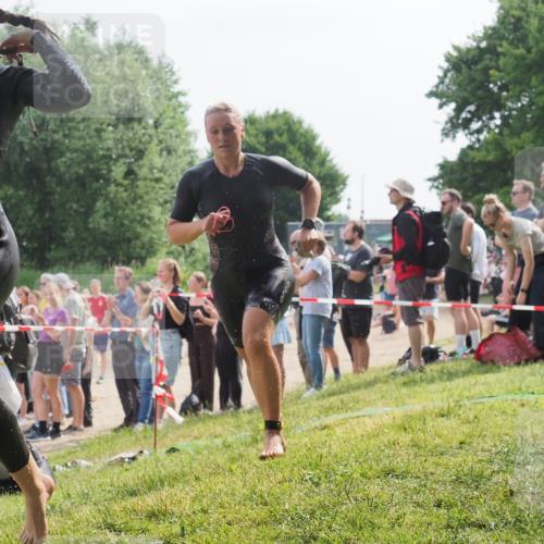 15.06.2025 - 27. Vierlanden-Triathlon KatJ http://msf.ph/oto/8011584 15.06.2025 10:13:43 Schwimmen 545, 585, 622 meine-sportfotos.de