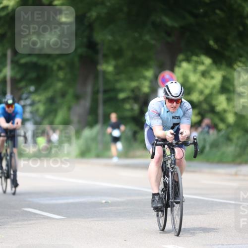 15.06.2025 - 7 Türme Triathlon Yannick Fuchs http://msf.ph/oto/8011617 15.06.2025 13:26:20 Radfahren 608, 673 meine-sportfotos.de