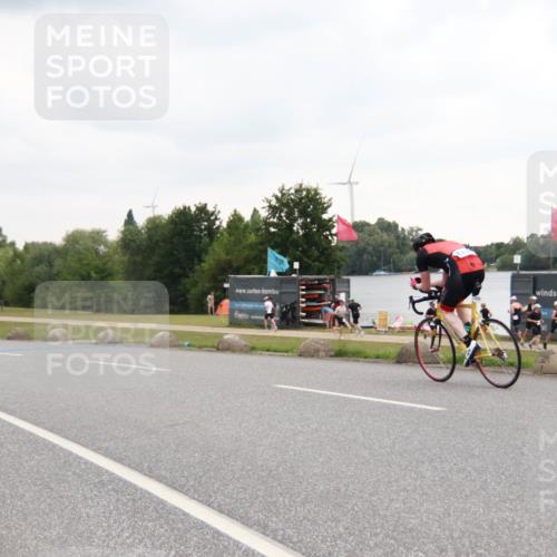 21.06.2025 - 27. Vierlanden-Triathlon H.Heesch http://msf.ph/oto/8011628 15.06.2025 13:09:21 Radfahren 1133 meine-sportfotos.de