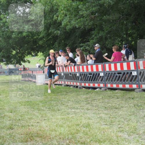 21.06.2025 - 27. Vierlanden-Triathlon KatJ http://msf.ph/oto/8011663 15.06.2025 13:06:48 Ziel 654 meine-sportfotos.de