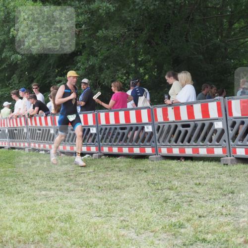 21.06.2025 - 27. Vierlanden-Triathlon KatJ http://msf.ph/oto/8011702 15.06.2025 13:06:48 Ziel 654 meine-sportfotos.de