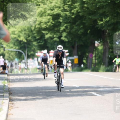 15.06.2025 - 7 Türme Triathlon Yannick Fuchs http://msf.ph/oto/8011704 15.06.2025 12:46:10 Radfahren 489, 501 meine-sportfotos.de