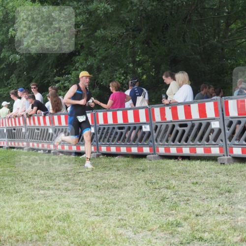21.06.2025 - 27. Vierlanden-Triathlon KatJ http://msf.ph/oto/8011710 15.06.2025 13:06:49 Ziel 654 meine-sportfotos.de