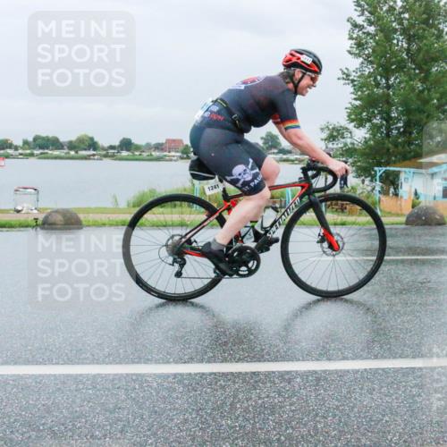 21.06.2025 - 27. Vierlanden-Triathlon H.Heesch http://msf.ph/oto/8011726 15.06.2025 14:06:14 Radfahren 1241 meine-sportfotos.de