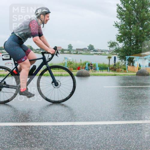 21.06.2025 - 27. Vierlanden-Triathlon H.Heesch http://msf.ph/oto/8011752 15.06.2025 14:08:32 Radfahren 1301 meine-sportfotos.de