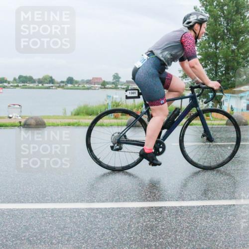 21.06.2025 - 27. Vierlanden-Triathlon H.Heesch http://msf.ph/oto/8011756 15.06.2025 14:08:32 Radfahren 1301 meine-sportfotos.de