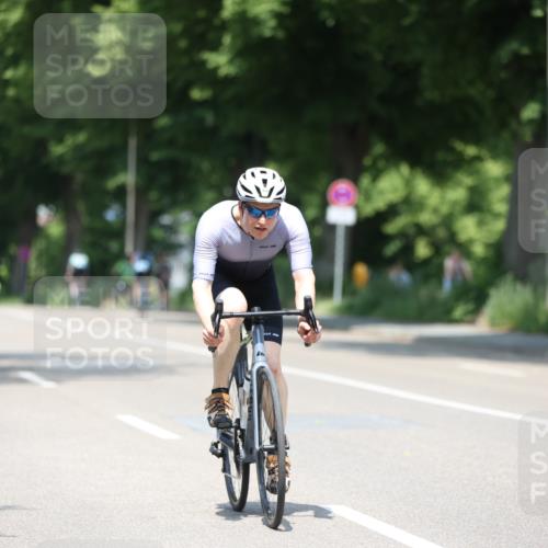 15.06.2025 - 7 Türme Triathlon Yannick Fuchs http://msf.ph/oto/8011809 15.06.2025 12:46:14 Radfahren 489, 501 meine-sportfotos.de