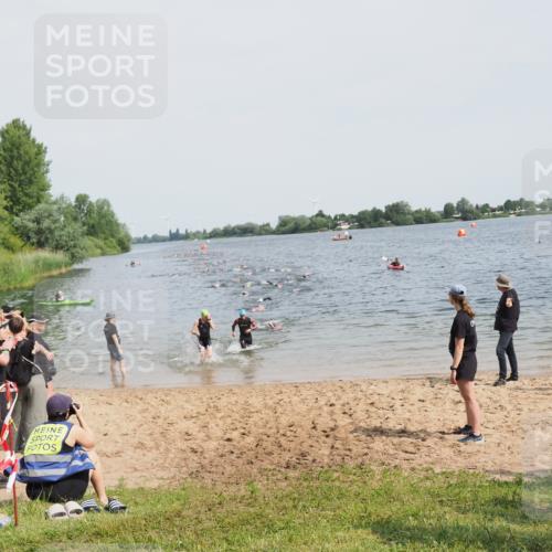 21.06.2025 - 27. Vierlanden-Triathlon MichiJ http://msf.ph/oto/8011822 15.06.2026 10:14:17 Schwimmen 482, 618, 632 meine-sportfotos.de