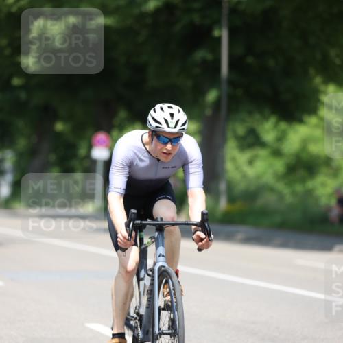 15.06.2025 - 7 Türme Triathlon Yannick Fuchs http://msf.ph/oto/8011827 15.06.2025 12:46:14 Radfahren 489, 501 meine-sportfotos.de