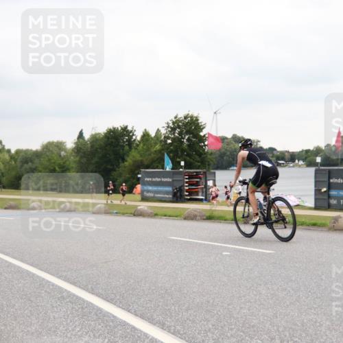 21.06.2025 - 27. Vierlanden-Triathlon H.Heesch http://msf.ph/oto/8011862 15.06.2025 13:12:22 Radfahren  meine-sportfotos.de