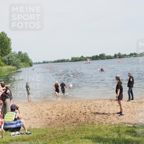 21.06.2025 - 27. Vierlanden-Triathlon MichiJ http://msf.ph/oto/8011885 15.06.2026 10:14:19 Schwimmen 482, 565, 618, 632 meine-sportfotos.de