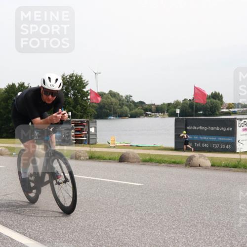 15.06.2025 - 27. Vierlanden-Triathlon H.Heesch http://msf.ph/oto/8011891 15.06.2025 11:05:04 Radfahren 122, 654, 683, 716 meine-sportfotos.de