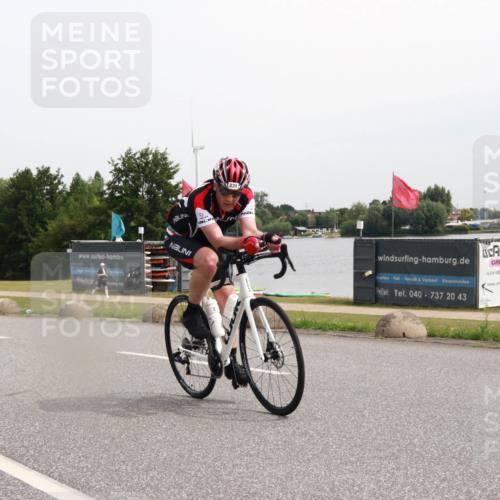 15.06.2025 - 27. Vierlanden-Triathlon H.Heesch http://msf.ph/oto/8011898 15.06.2025 11:05:07 Radfahren 122, 231, 588, 654, 683, 716 meine-sportfotos.de