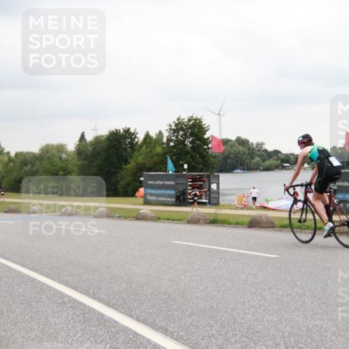 21.06.2025 - 27. Vierlanden-Triathlon H.Heesch http://msf.ph/oto/8011907 15.06.2025 13:12:57 Radfahren 1167, 1189 meine-sportfotos.de