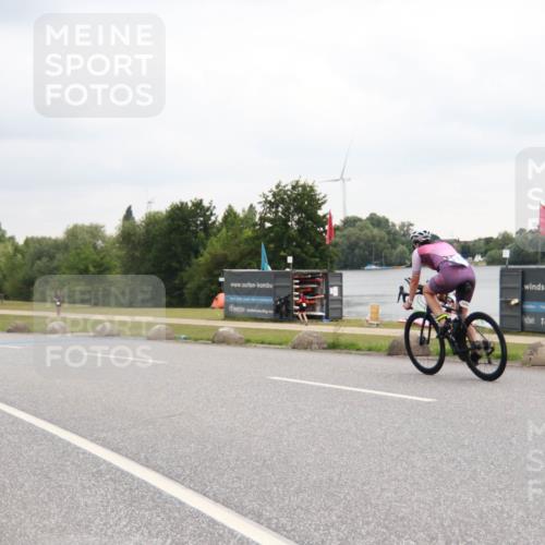 21.06.2025 - 27. Vierlanden-Triathlon H.Heesch http://msf.ph/oto/8011918 15.06.2025 13:13:00 Radfahren 1189, 1208 meine-sportfotos.de