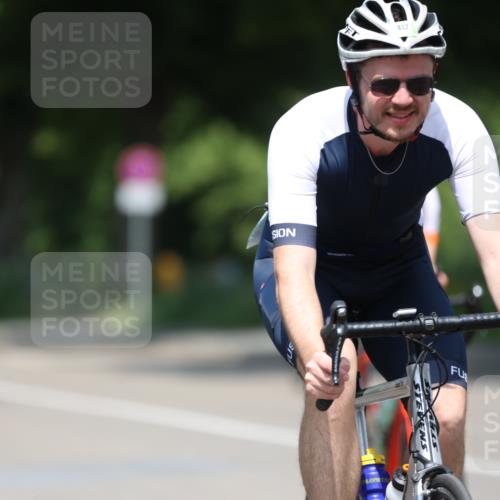 15.06.2025 - 7 Türme Triathlon Yannick Fuchs http://msf.ph/oto/8011931 15.06.2025 12:46:23 Radfahren 412, 477, 566 meine-sportfotos.de