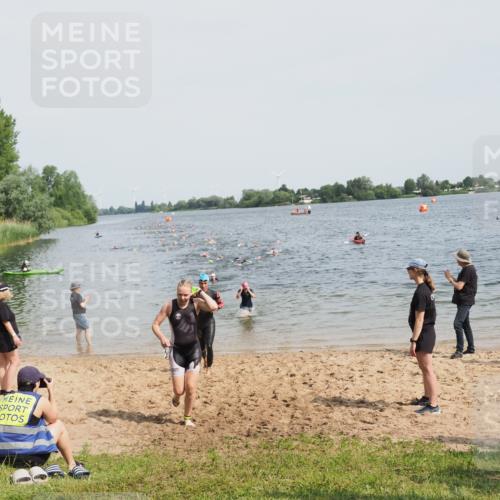 21.06.2025 - 27. Vierlanden-Triathlon MichiJ http://msf.ph/oto/8011946 15.06.2026 10:14:22 Schwimmen 482, 565, 618 meine-sportfotos.de